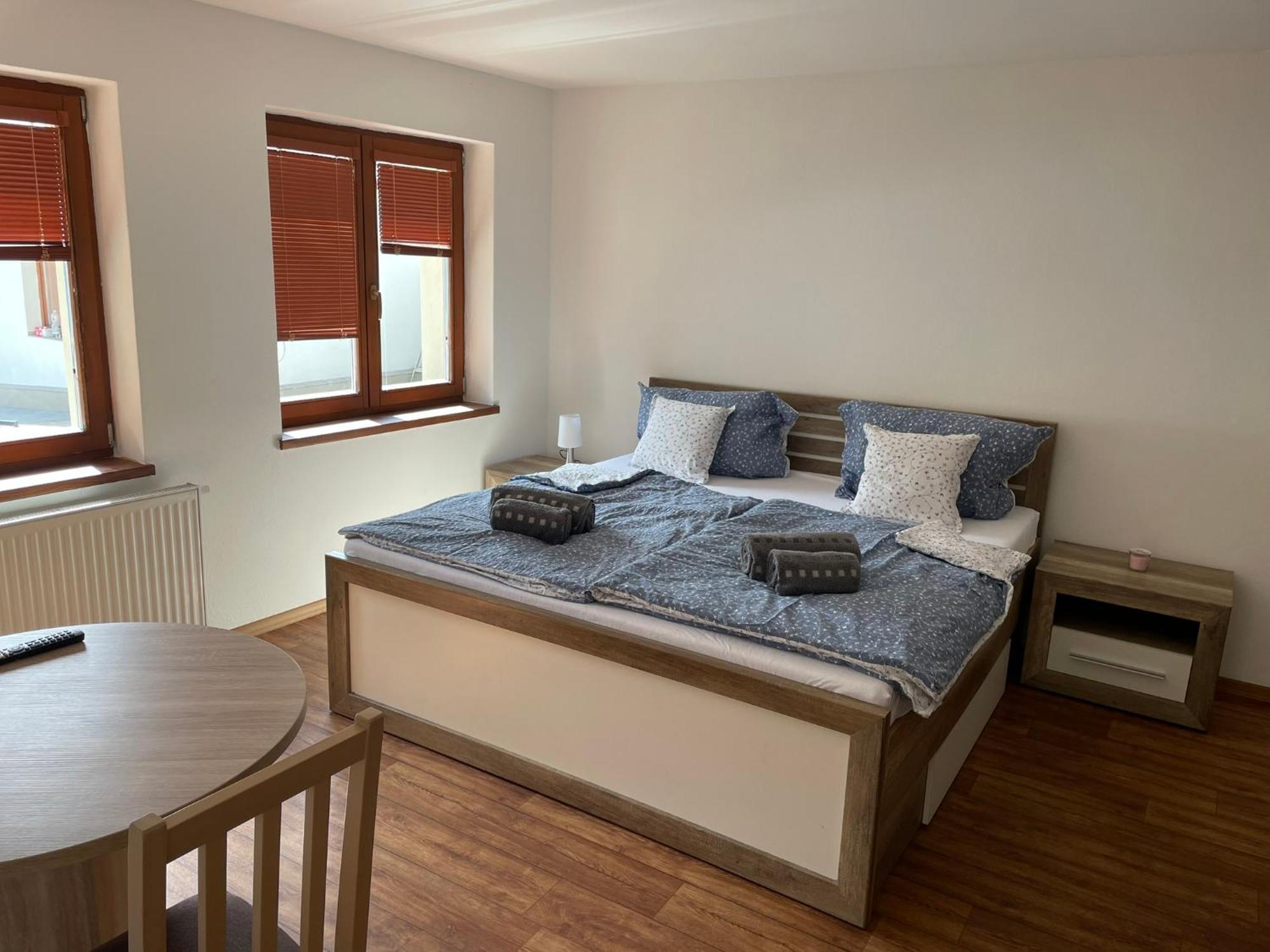 Nicolsburg Hotell Mikulov Exteriör bild