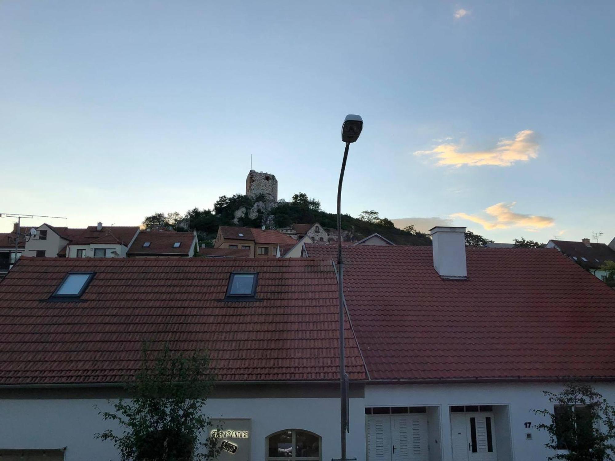Nicolsburg Hotell Mikulov Exteriör bild
