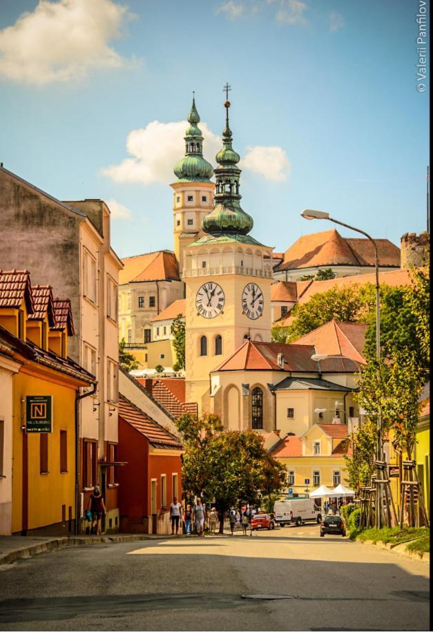 Nicolsburg Hotell Mikulov Exteriör bild