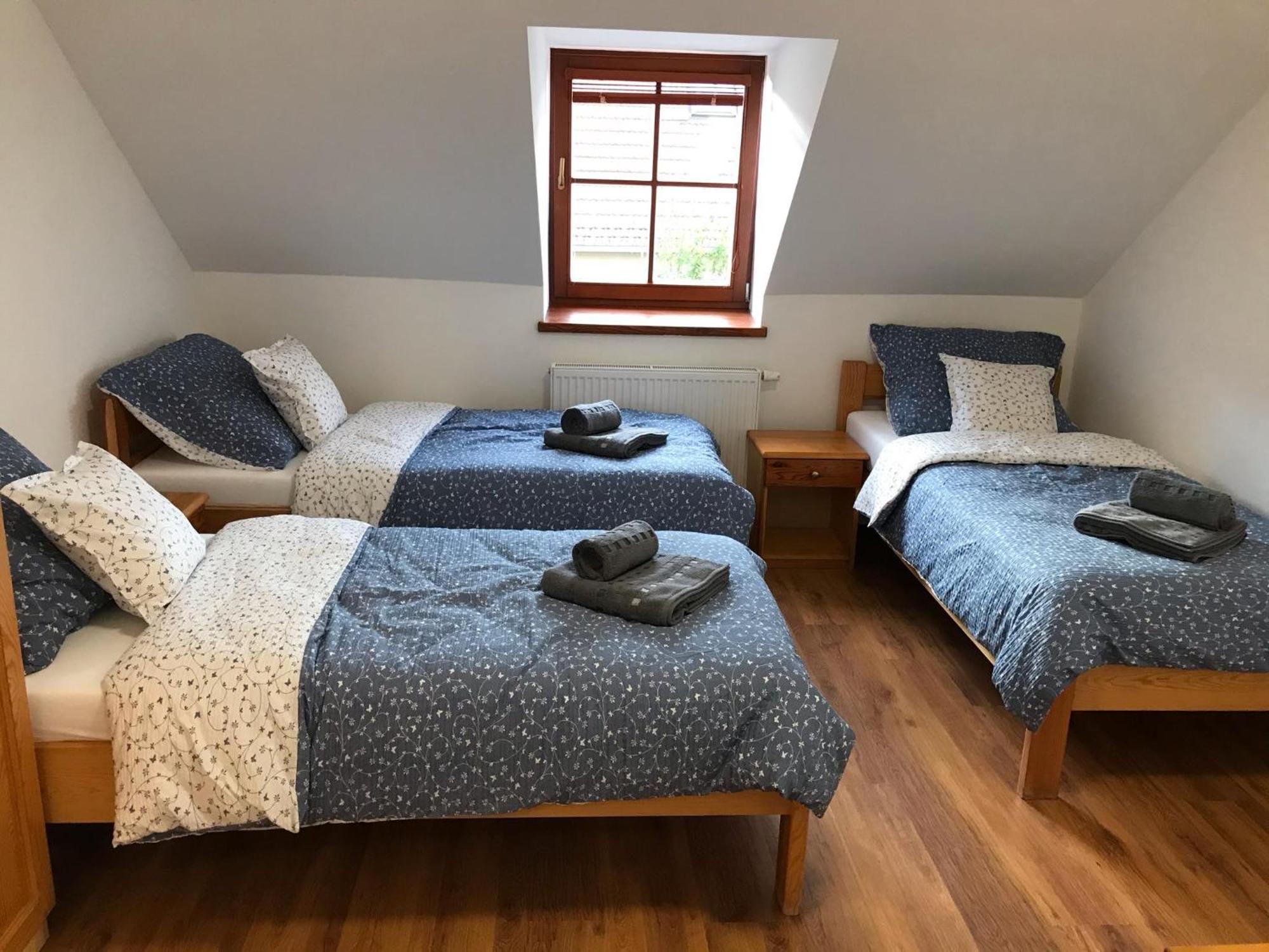 Nicolsburg Hotell Mikulov Exteriör bild