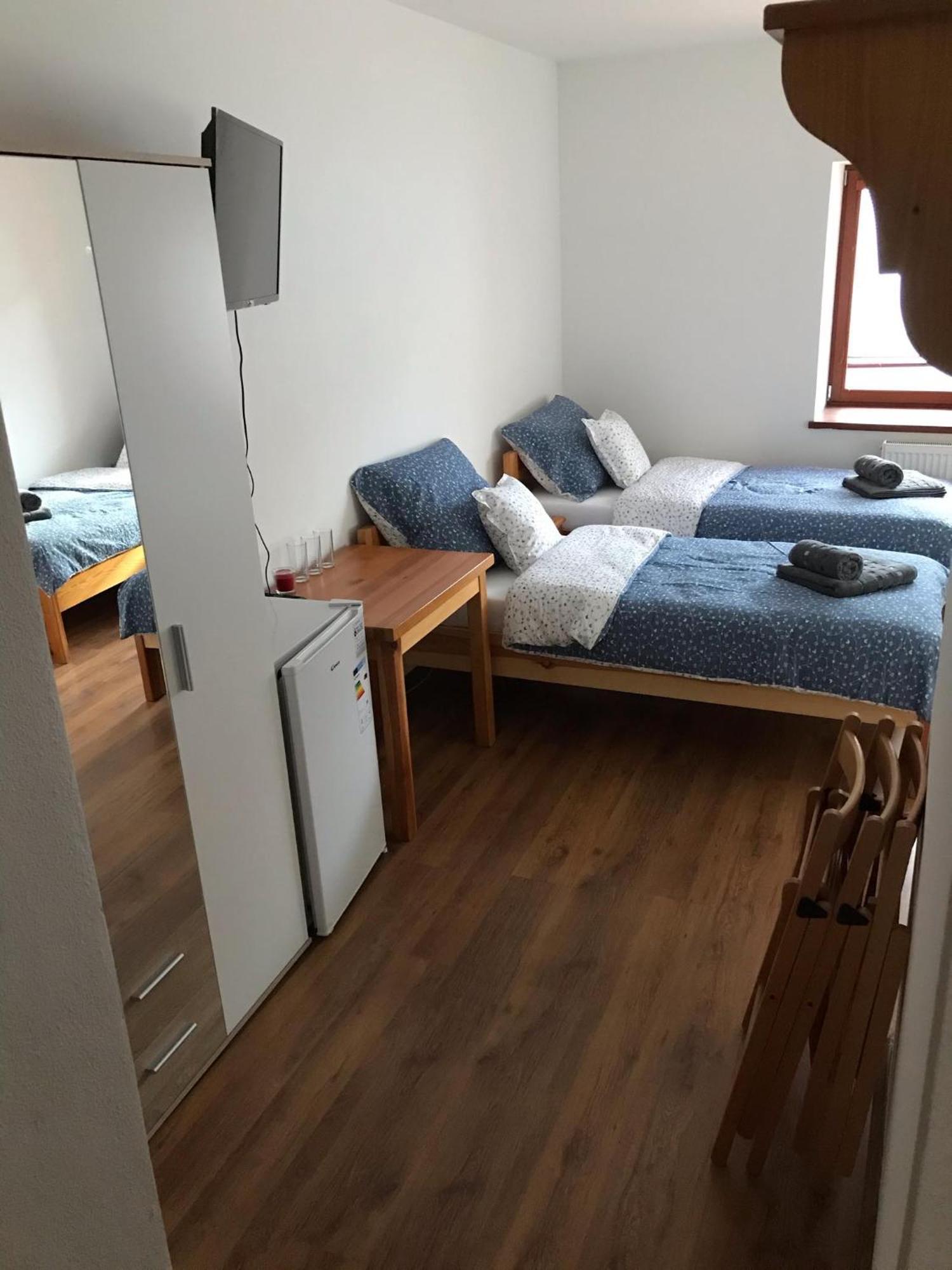 Nicolsburg Hotell Mikulov Exteriör bild