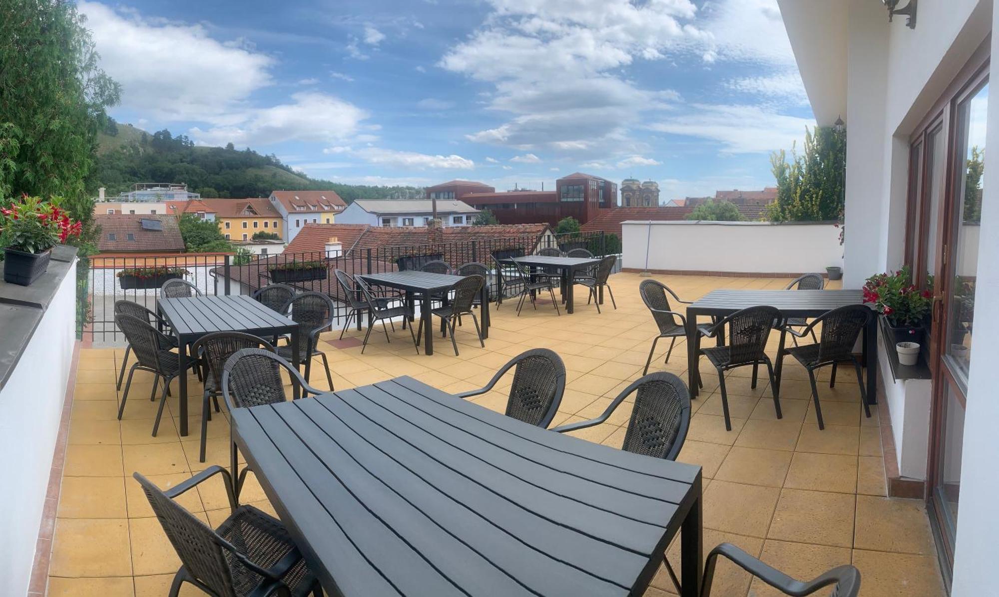 Nicolsburg Hotell Mikulov Exteriör bild