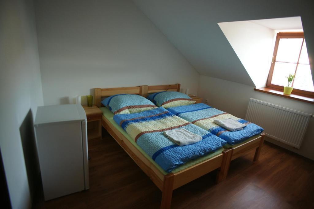 Nicolsburg Hotell Mikulov Rum bild