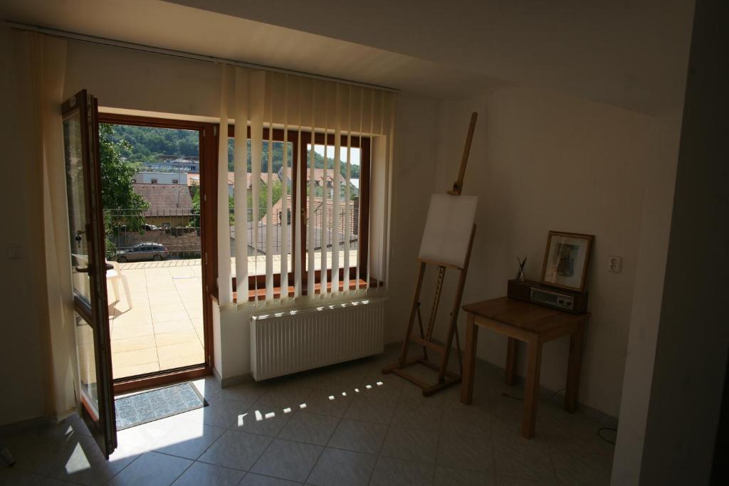 Nicolsburg Hotell Mikulov Exteriör bild